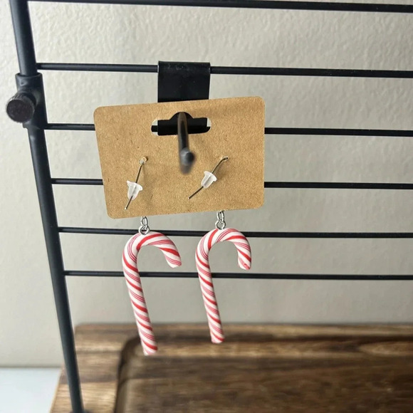 Gorgeous Red & White Candy Cane Christmas Yule Holiday Dangly Earrings NEW - Picture 2 of 2